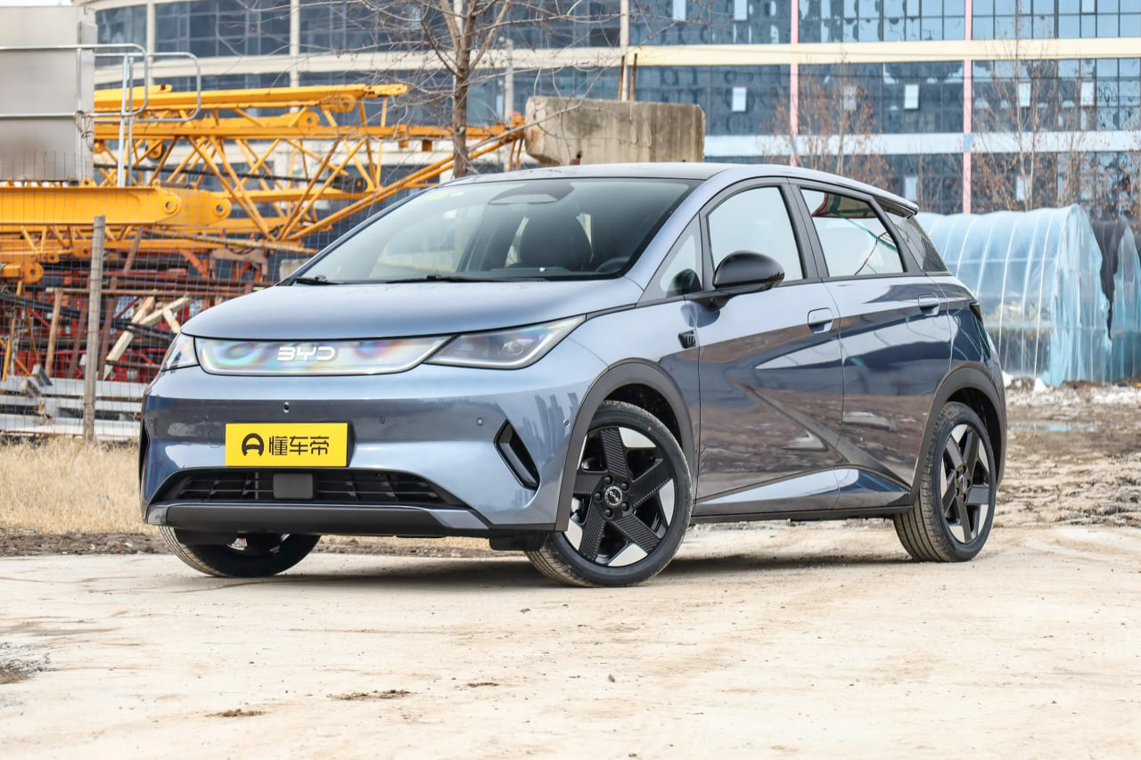  BYD Dolphin