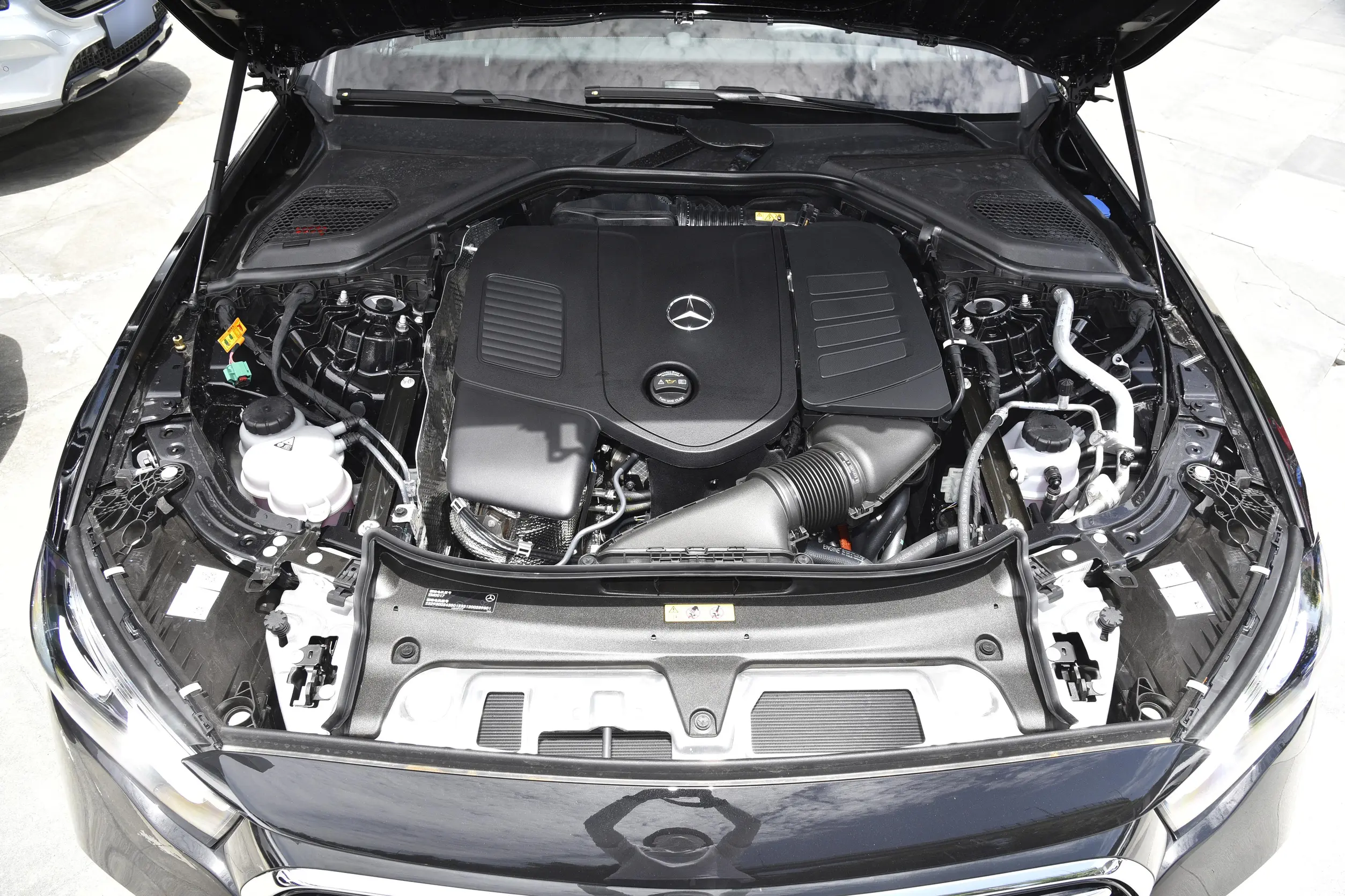 Характеристики нового Mercedes-Benz E-Class E 350 eL 2024 года выпуска