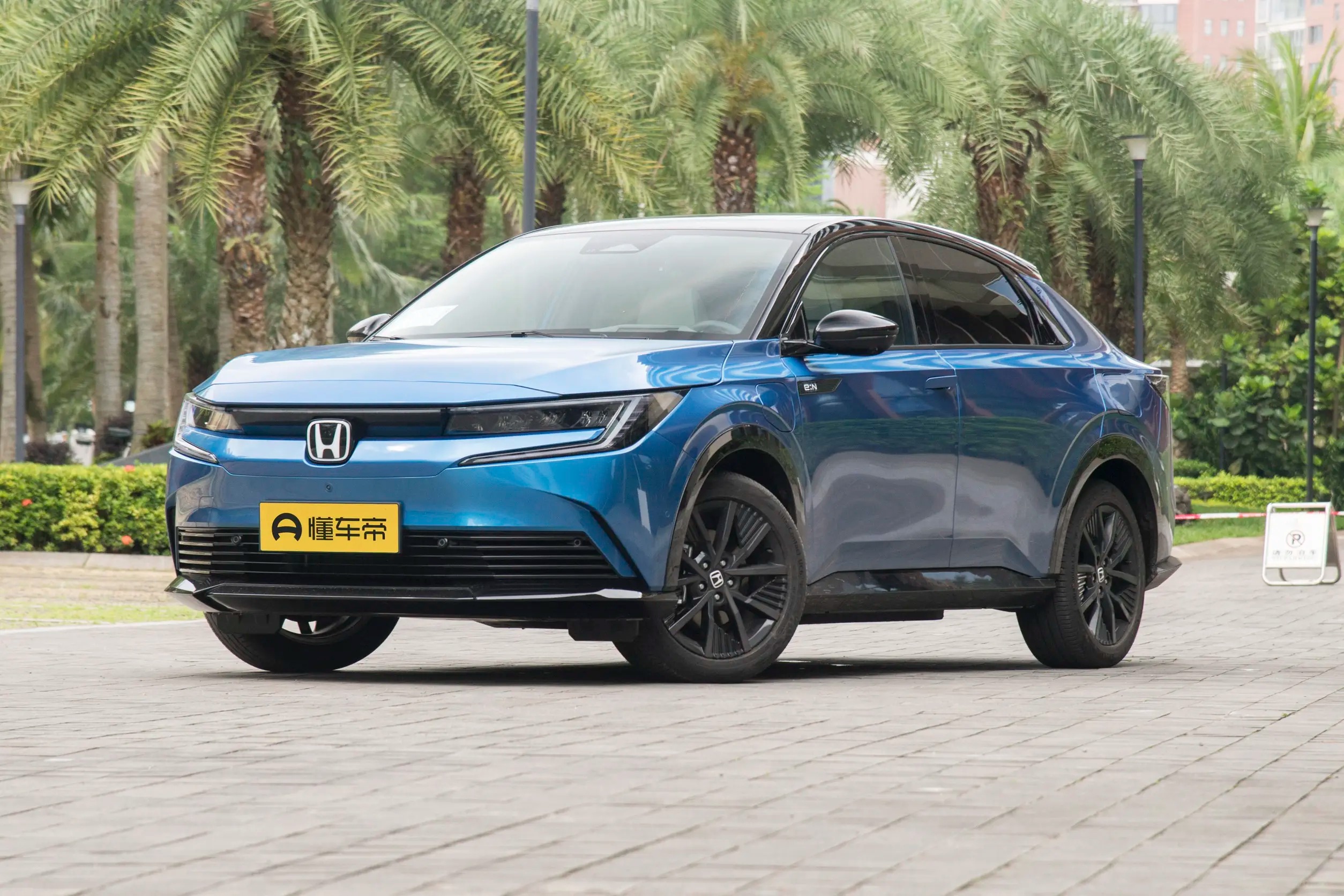 Автомобиль Honda e:NP2 (2024)