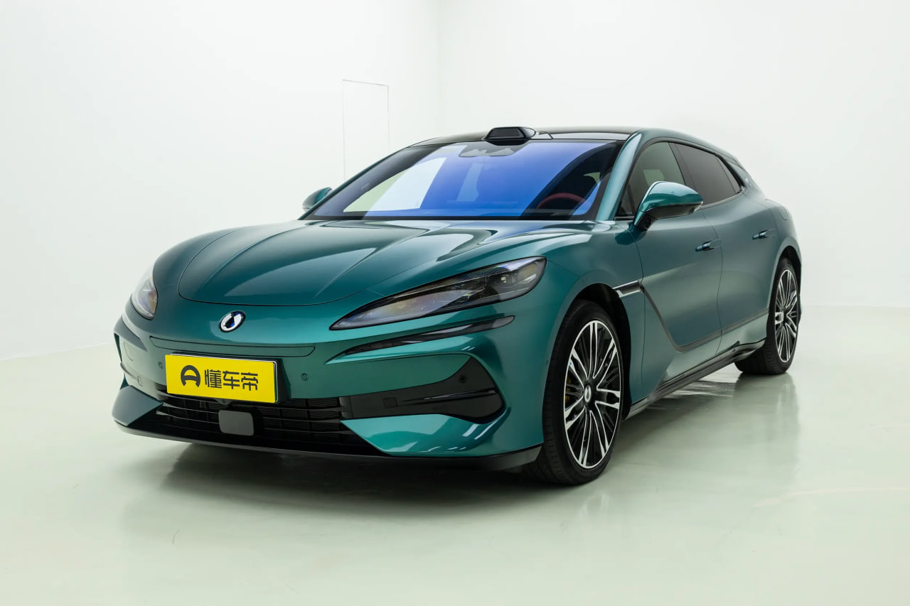 Автомобиль Denza Z9GT DM-i (2026)
