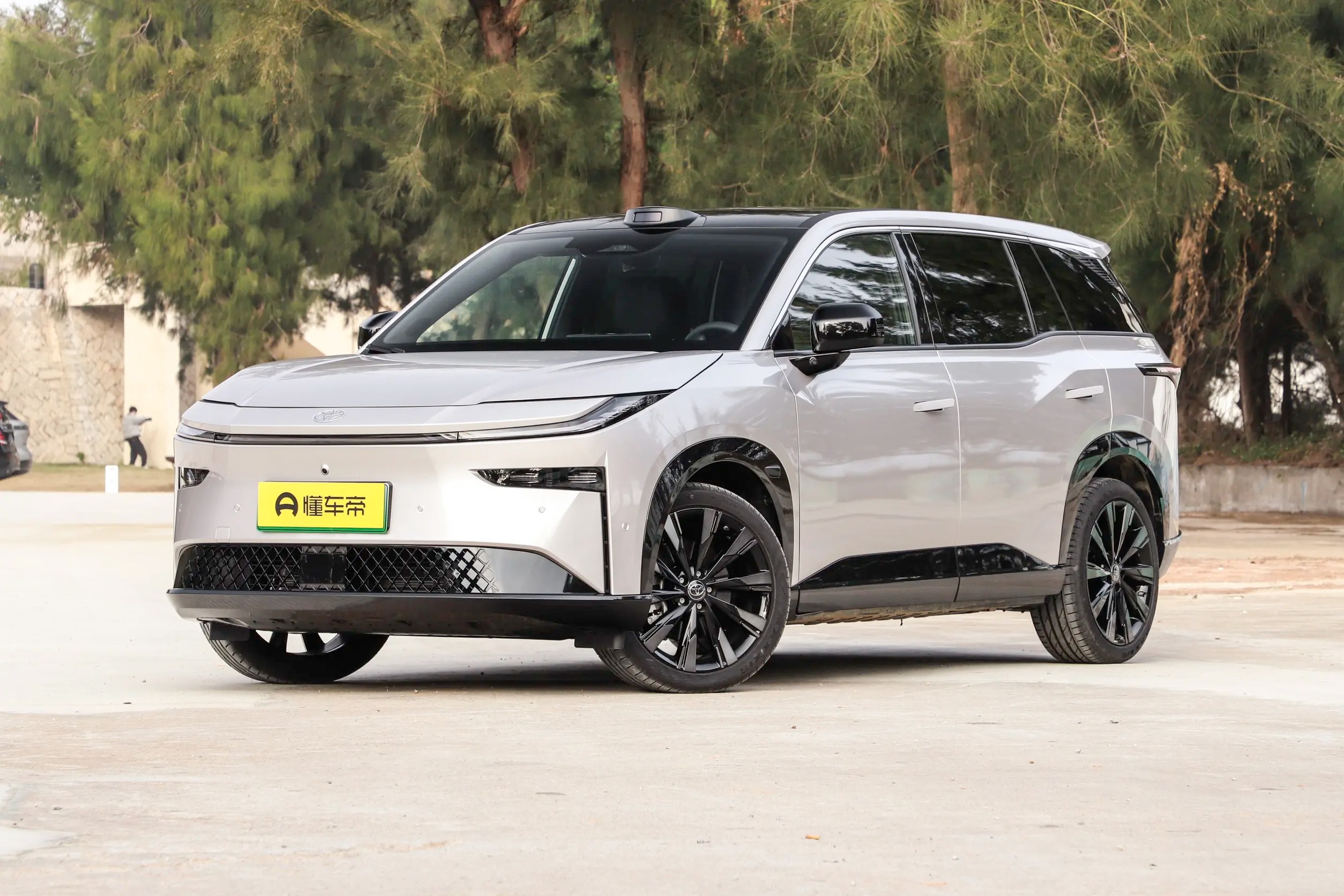 Автомобиль GAC Toyota Platinum 3X (2026)
