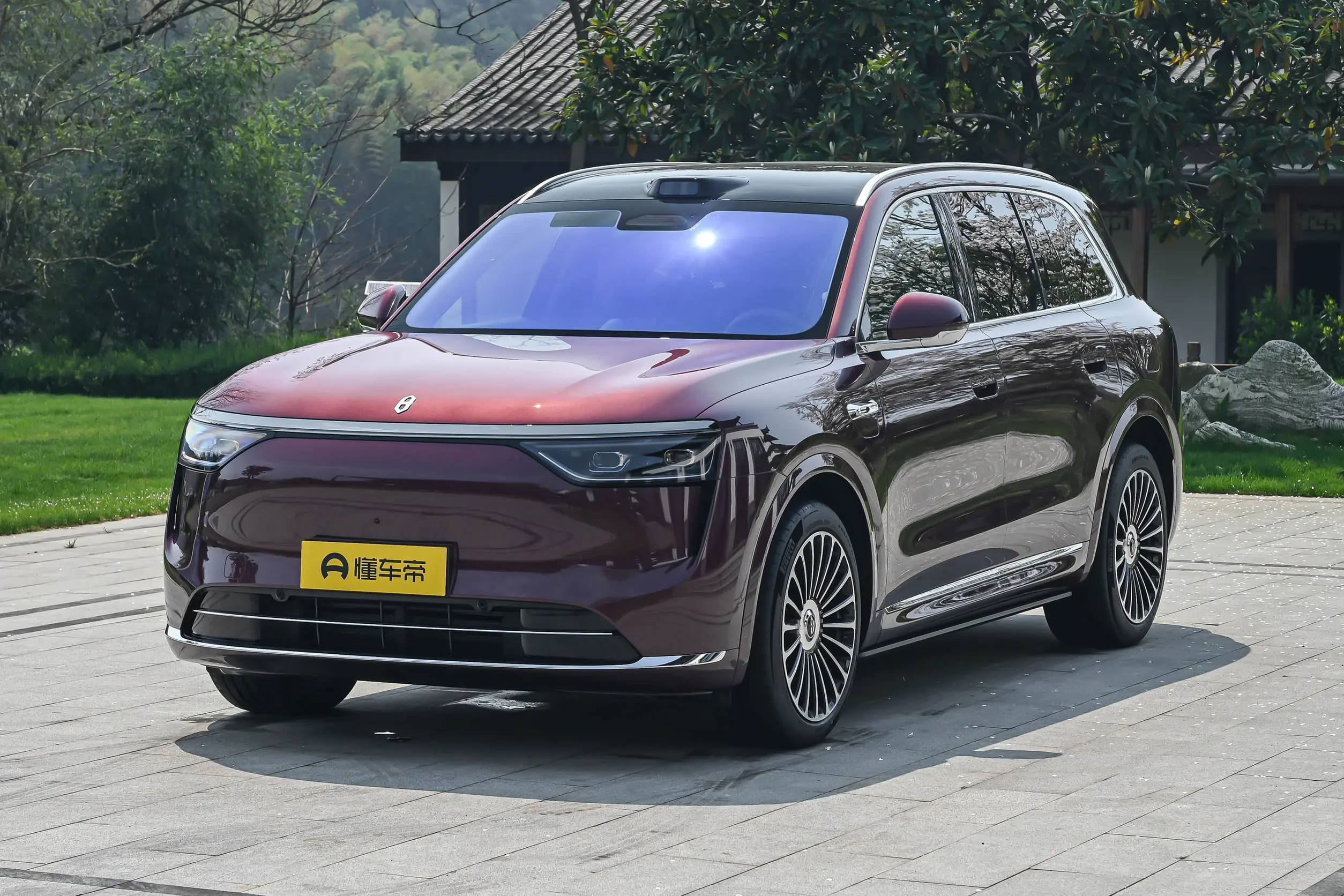 AITO M8 Hybrid