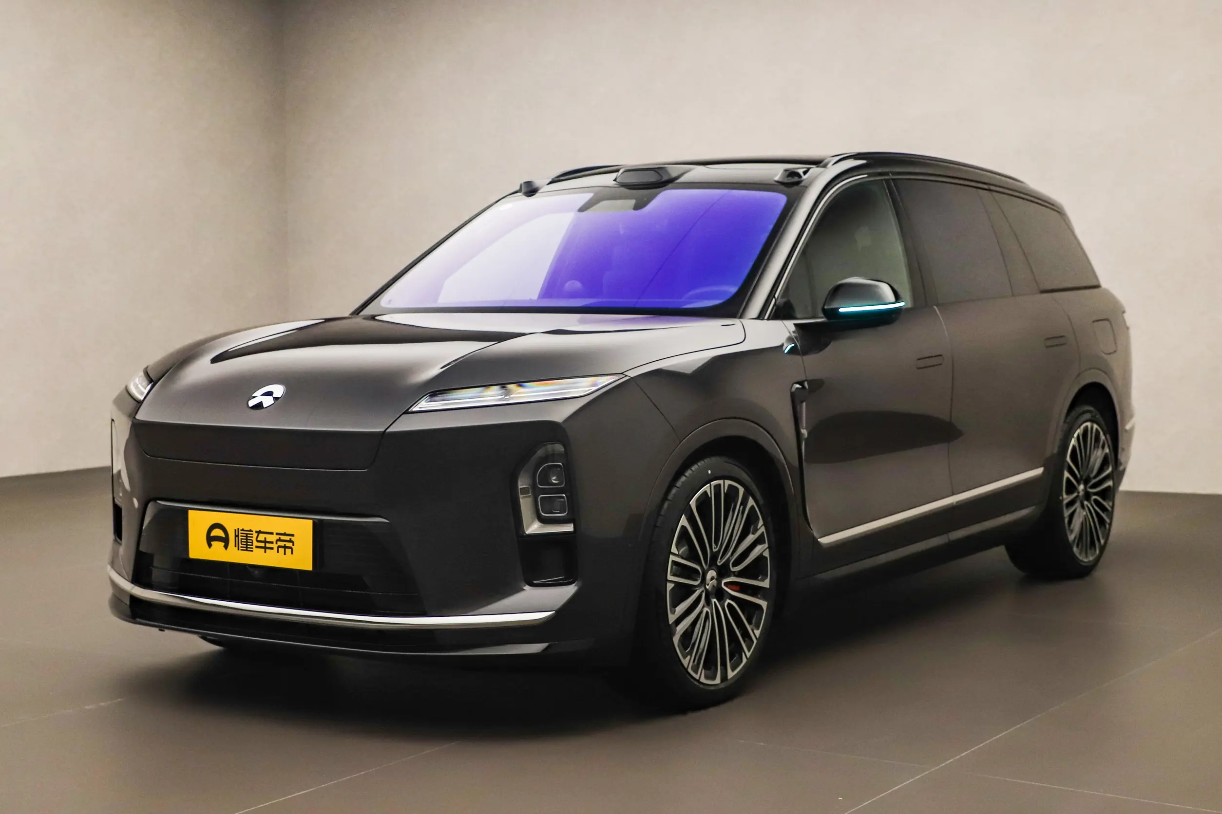 Автомобиль Nio ES8 (2026)