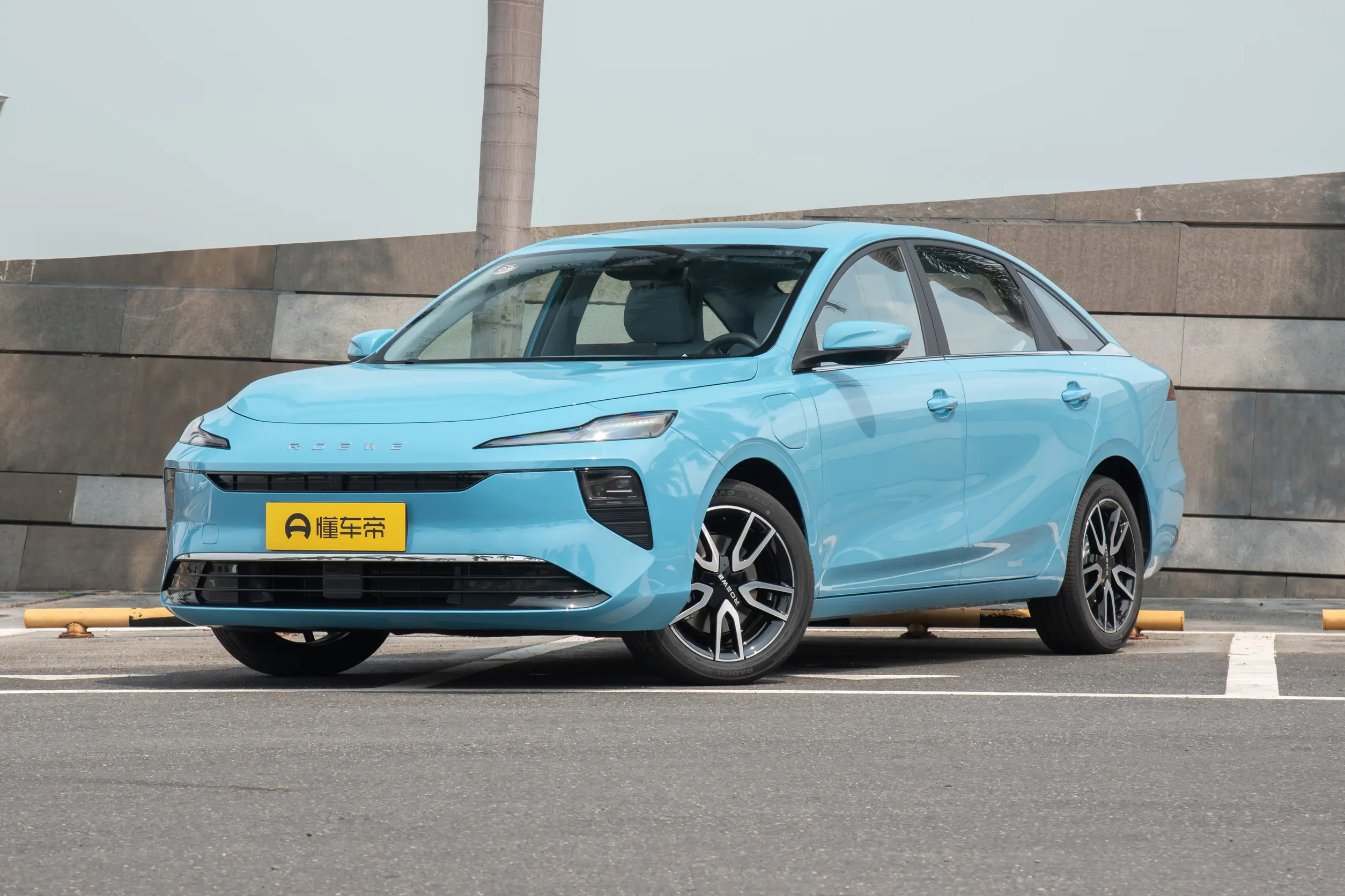Roewe D6