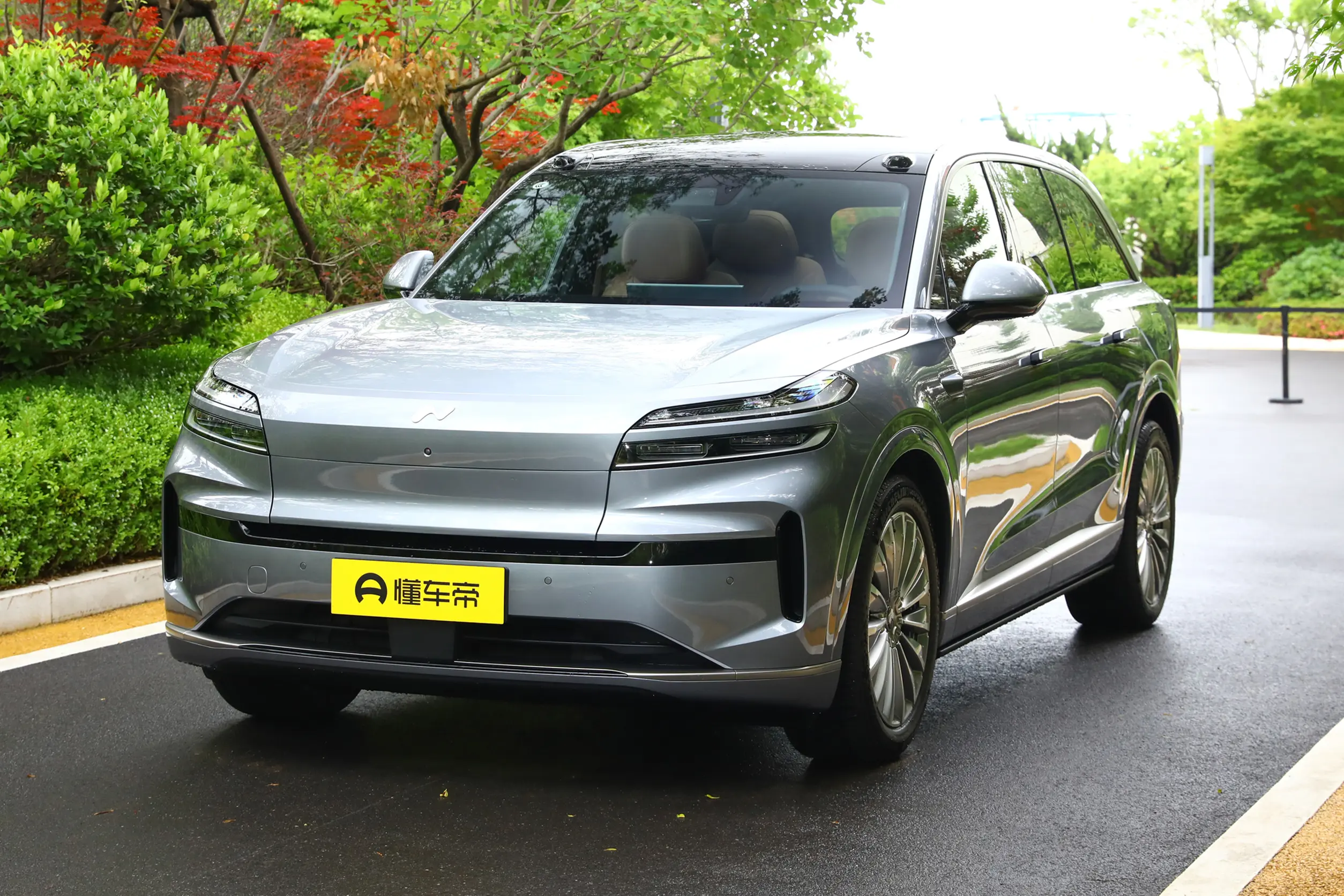 NIO ONVO L90