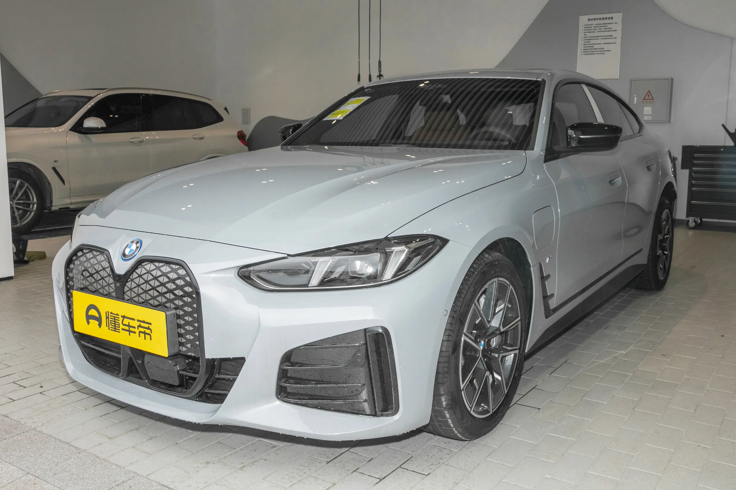 BMW i4