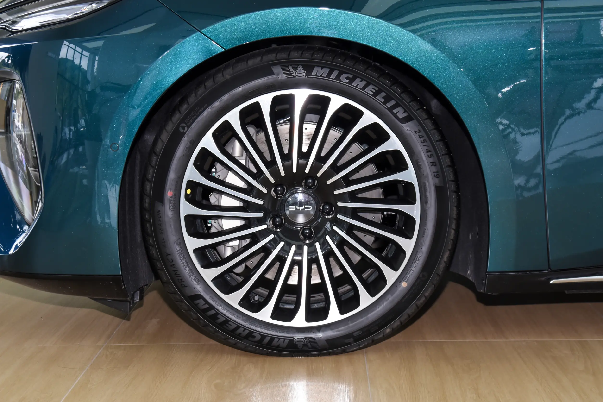  BYD Seal 08 Hybrid