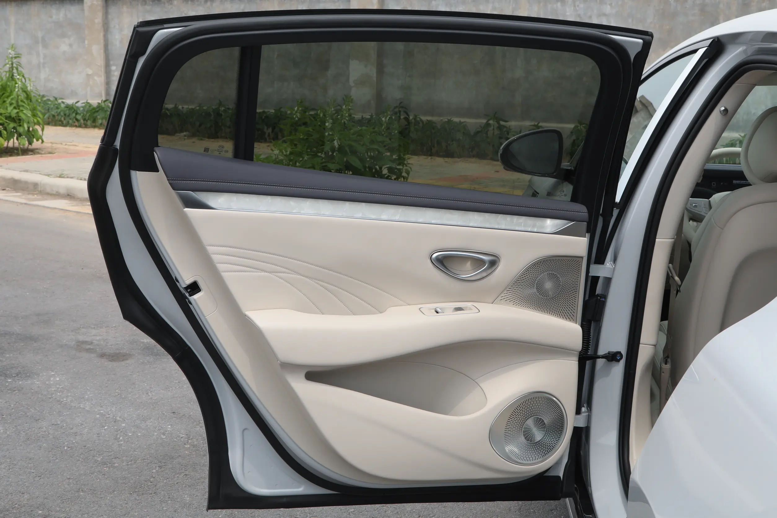  BYD Seal 08 EV