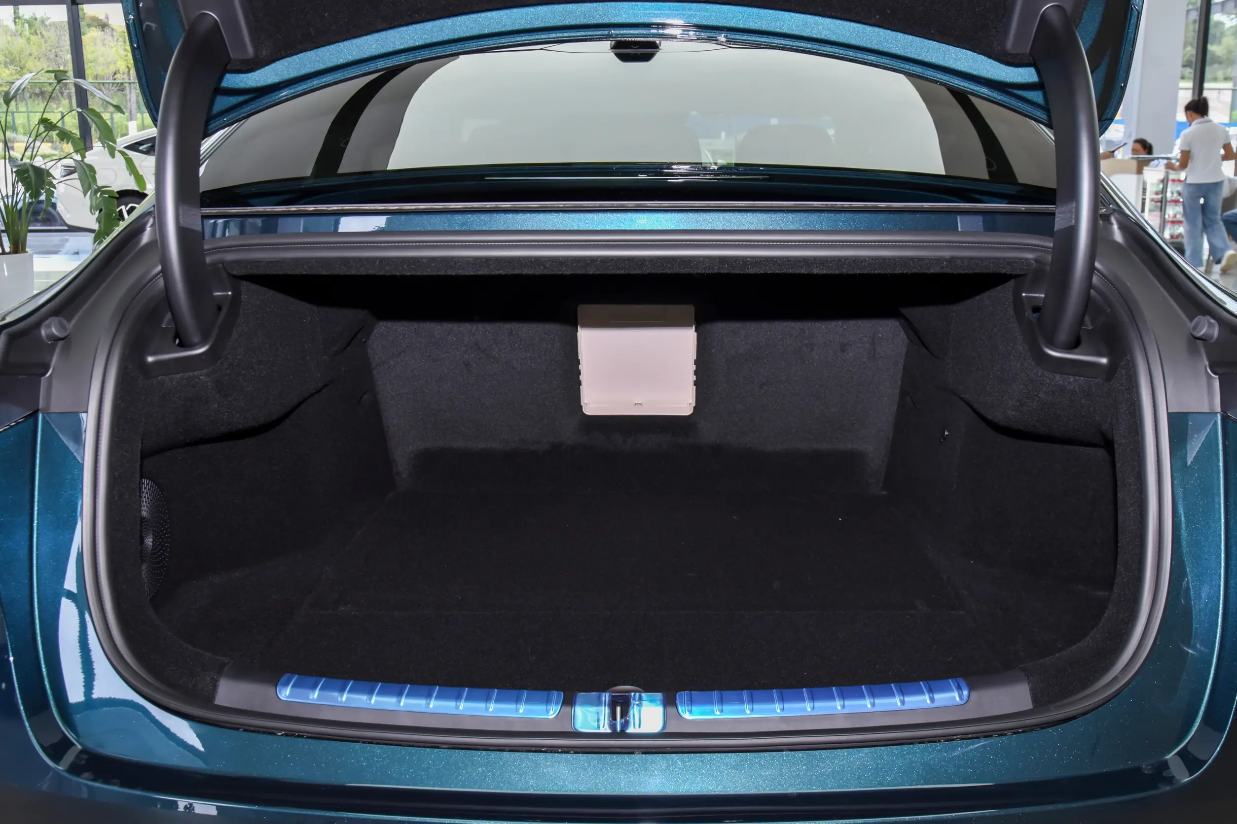  BYD Seal 08 Hybrid