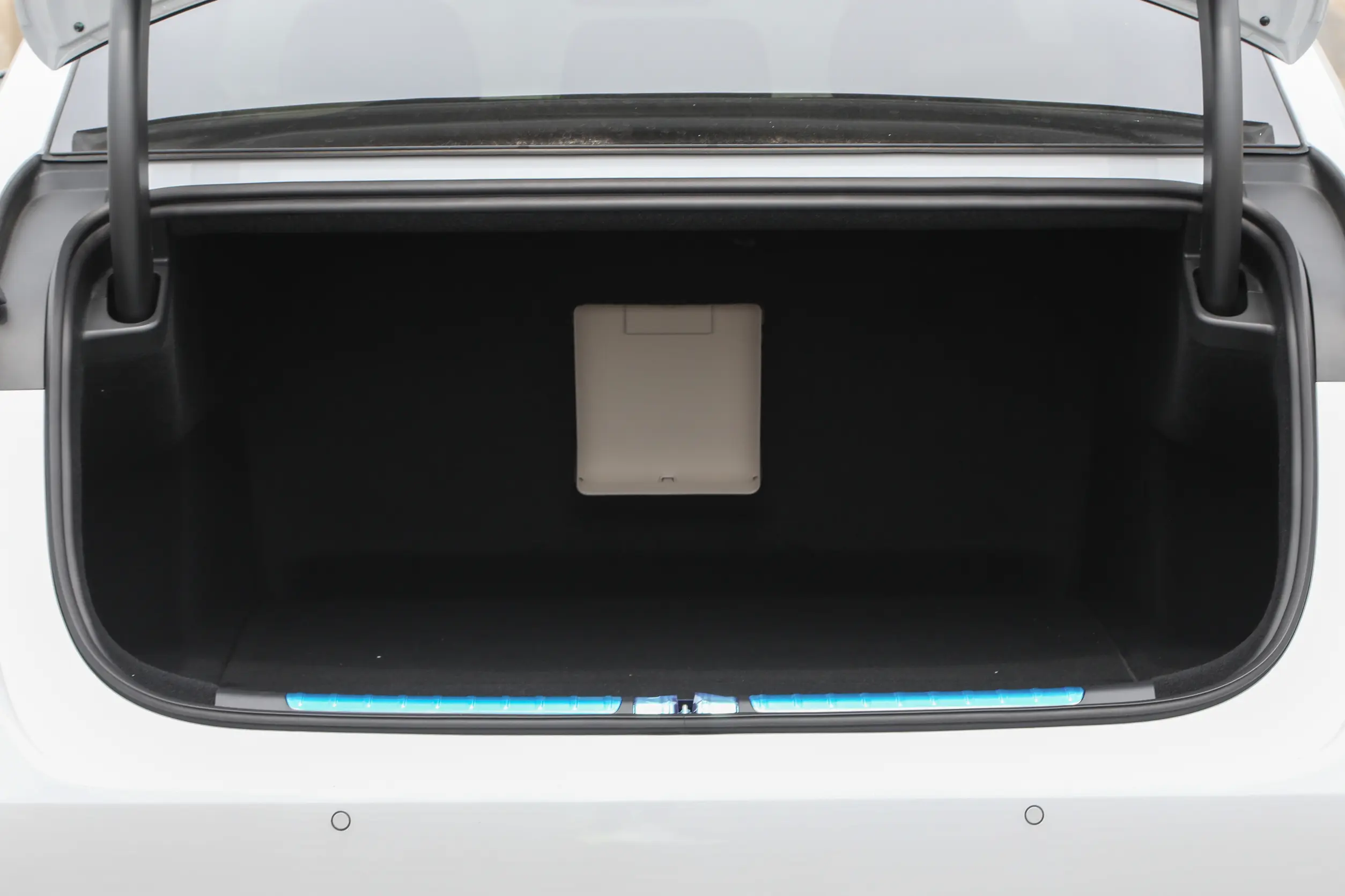  BYD Seal 08 EV