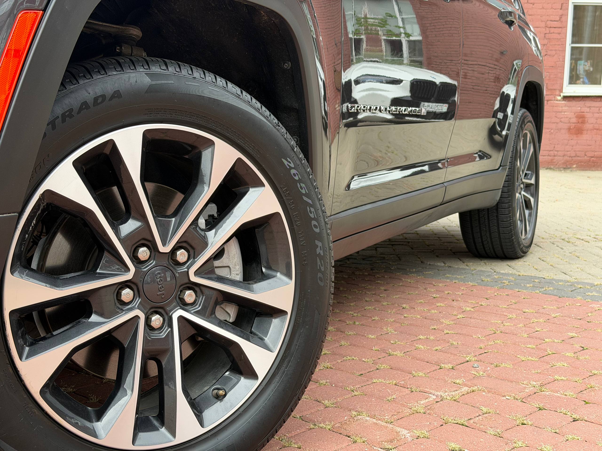 JEEP GRAND CHEROKEE L LAREDO В НАЛИЧИИ В МИНСКЕ