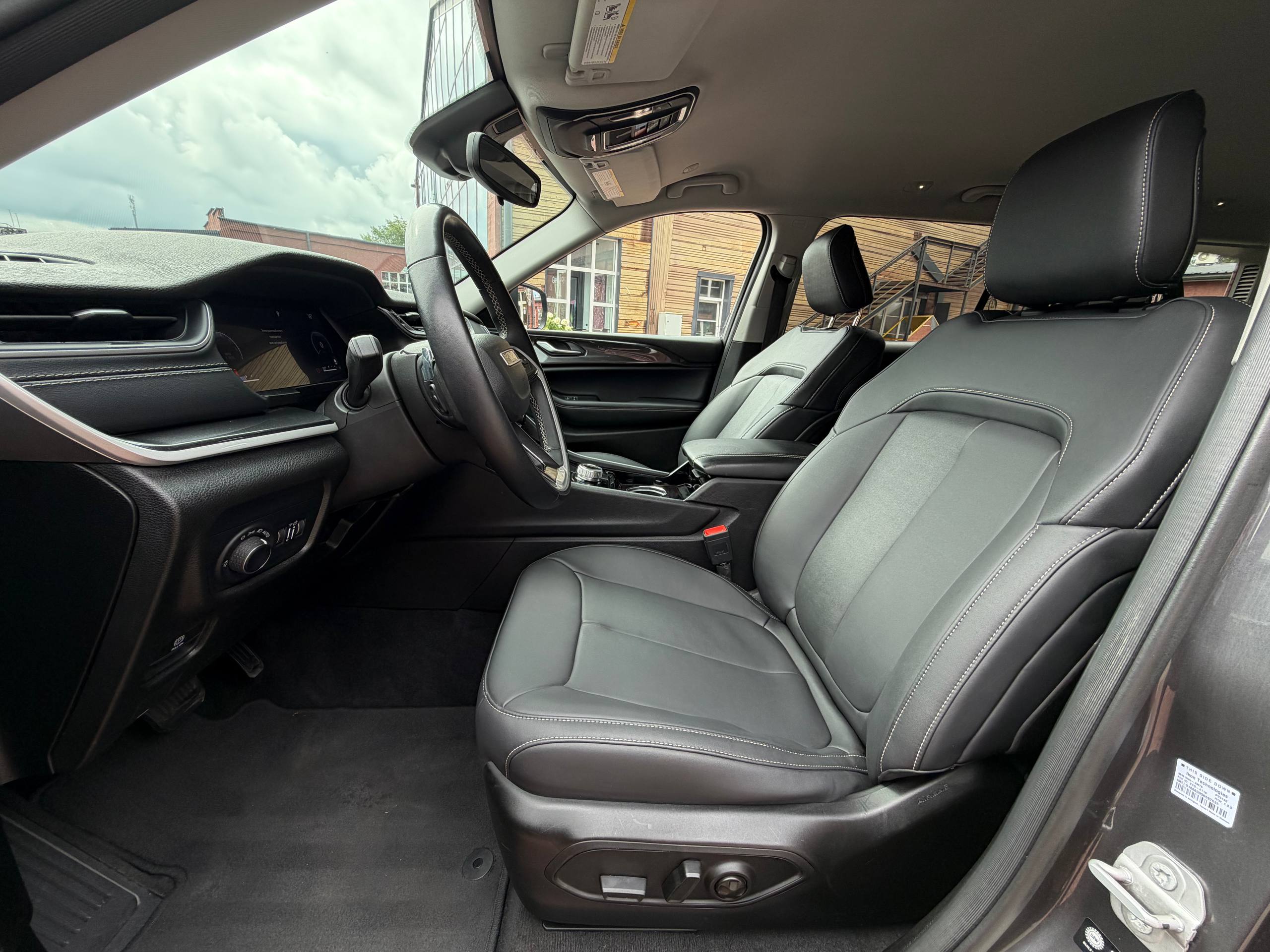  JEEP GRAND CHEROKEE L LAREDO В НАЛИЧИИ В МИНСКЕ