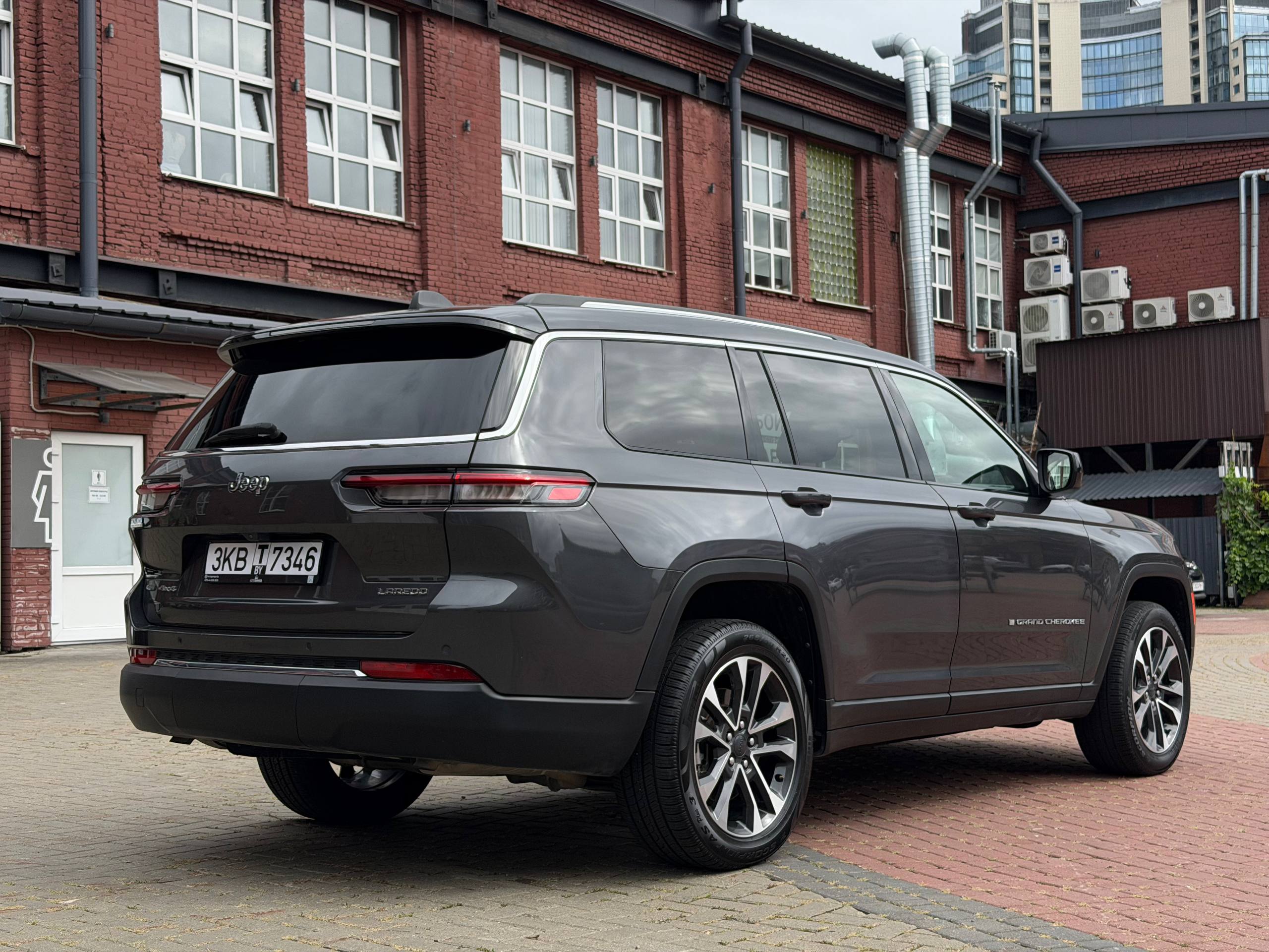  JEEP GRAND CHEROKEE L LAREDO В НАЛИЧИИ В МИНСКЕ