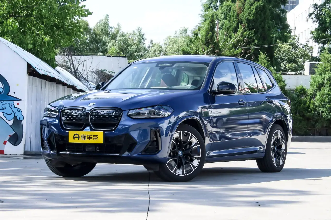 BMW iX3