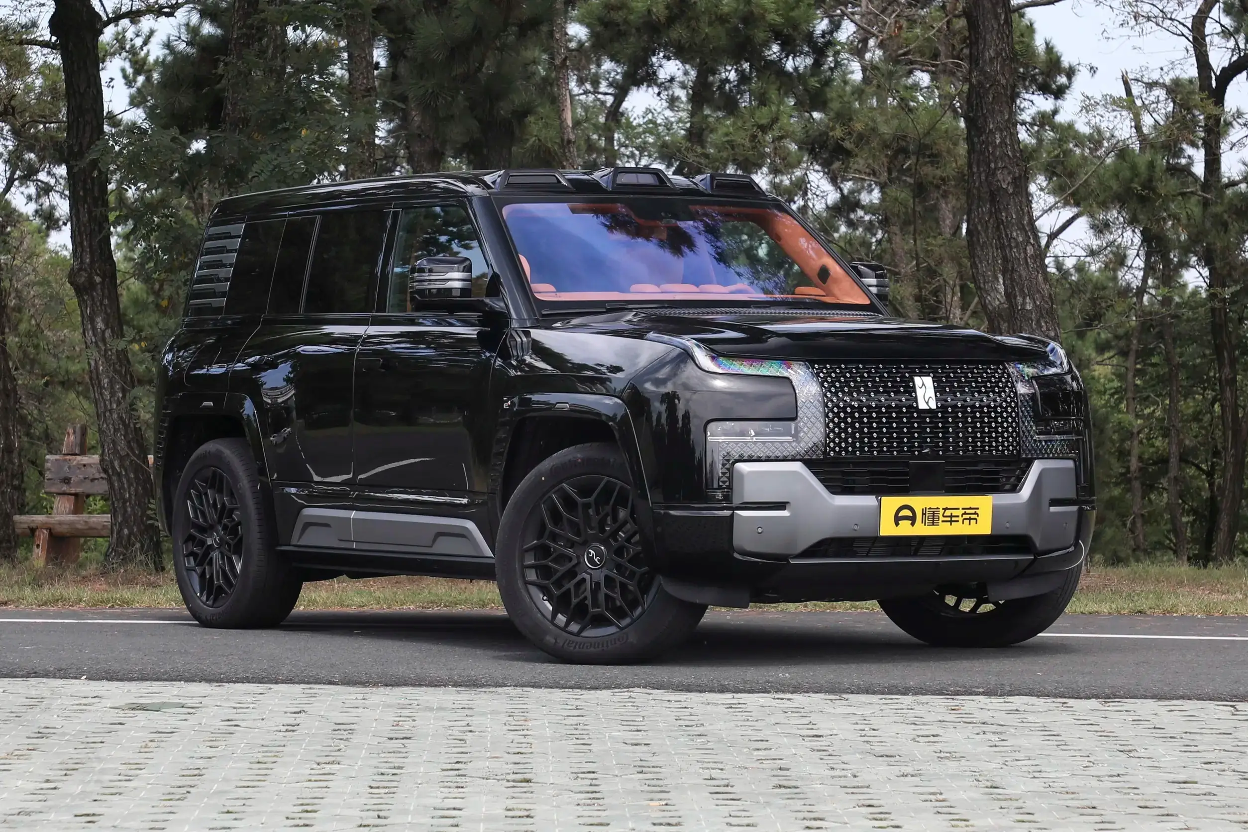 Yangwang U8 Hybrid