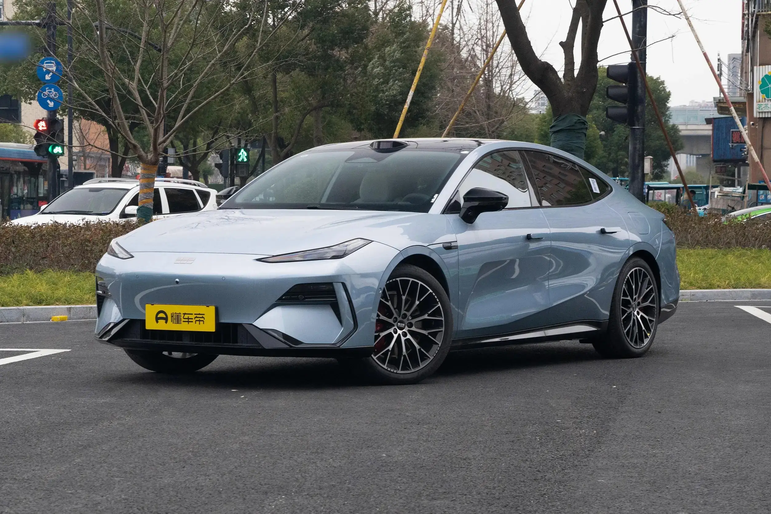 Geely Galaxy E8