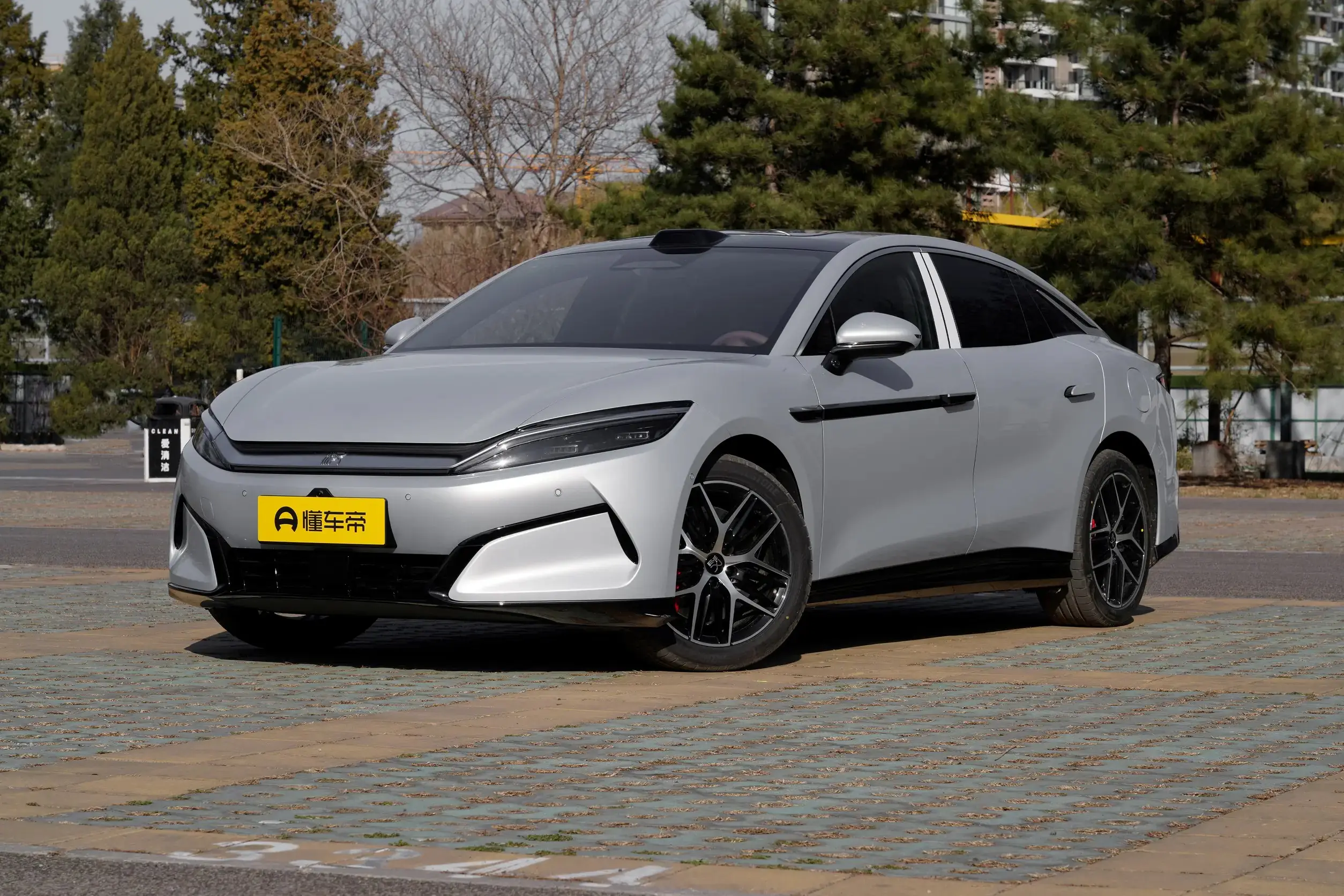BYD Han L EV