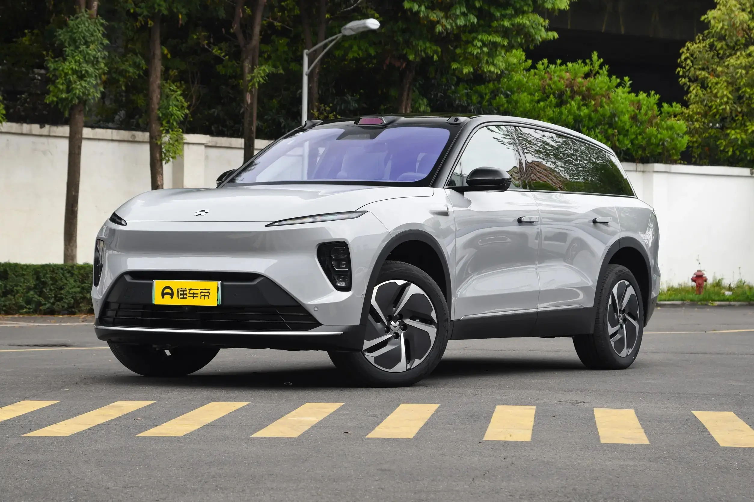 NIO ES8