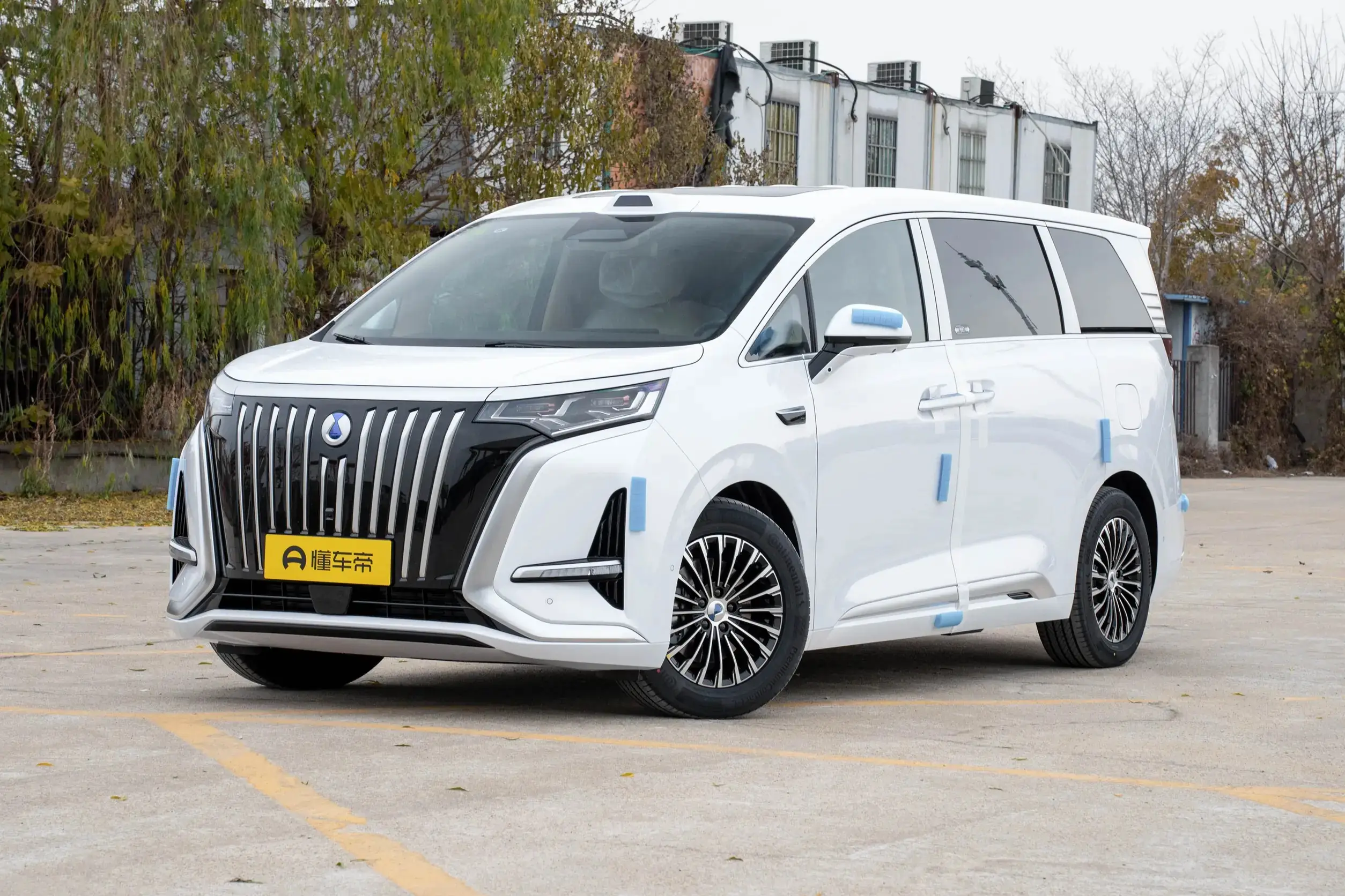 Denza D9 EV