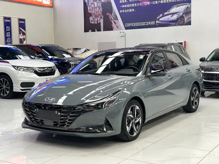 Hyundai Elantra 1.5L CVT TOP Flagship Edition 2021 года Б/У